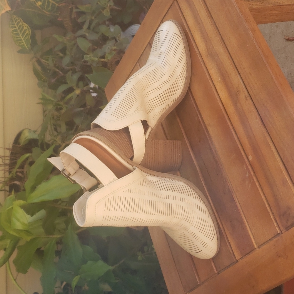 SUGAR creme colored mules. Size 8.5
